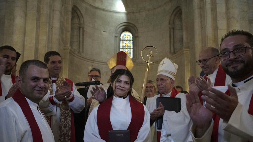 الكنيسة اللوثرية ترسم أول راعية فلسطينية بالأراضي المقدسة (صور)