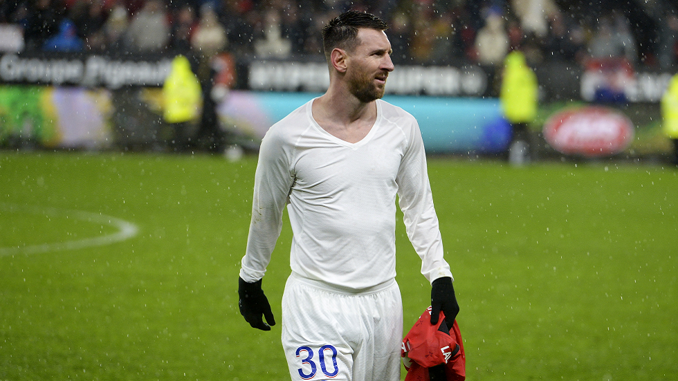 ميسي يوجه ضربة موجعة لباريس سان جيرمان