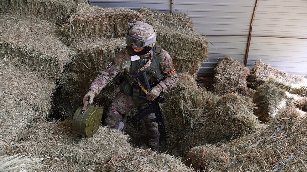 كشف أسلحة وذخيرة أوكرانية بجمهورية لوغانسك مخصصة لتنفيذ أعمال تخريبية