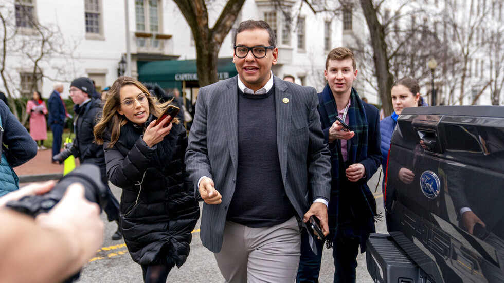 الولايات المتحدة.. دعوات لتقييد وصول النائب "الكاذب" إلى الوثائق السرية