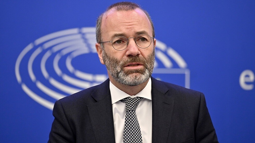 نائب بارز في البرلمان الأوروبي يدعو أوروبا للانتقال إلى "اقتصاد الحرب"