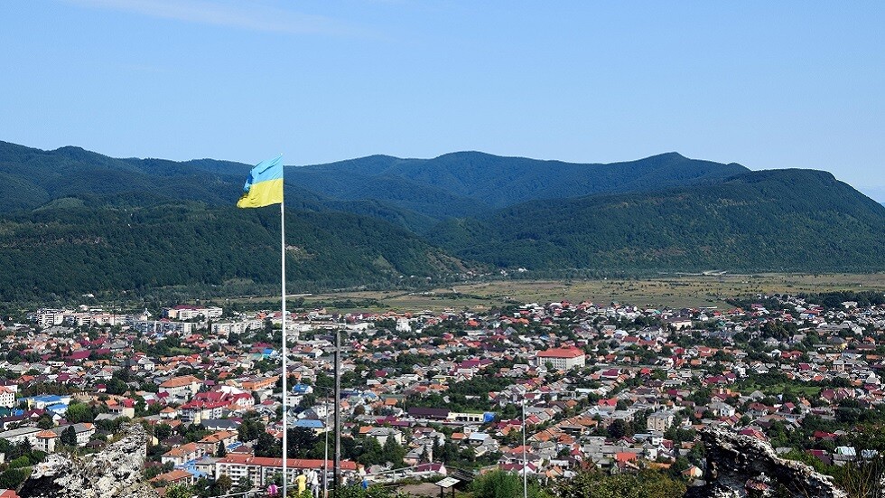 وسائل إعلام: الأمن الأوكراني يحاول كم أفواه عائلات الجنود القتلى من الأقلية الهنغارية