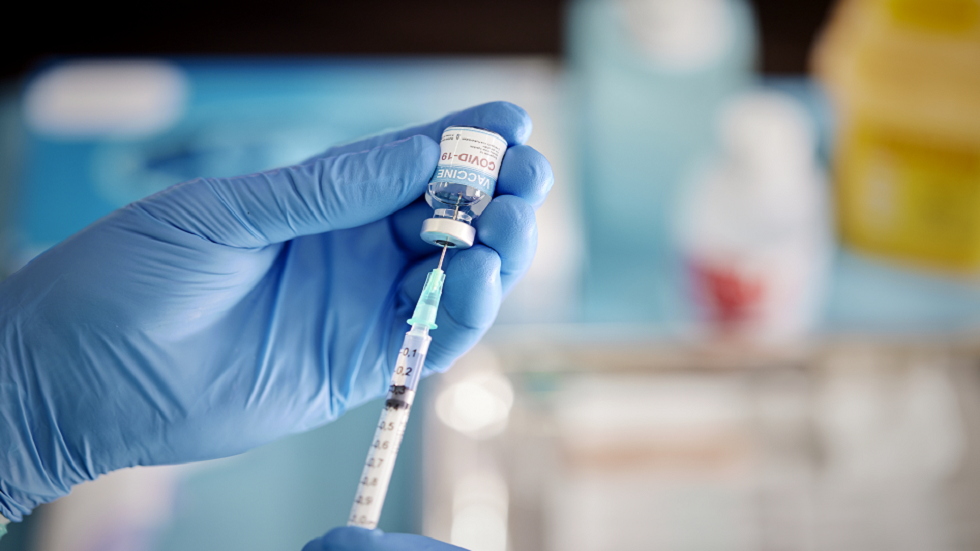 إدارة FDA الأمريكية تحذر من أخذ لقاح 