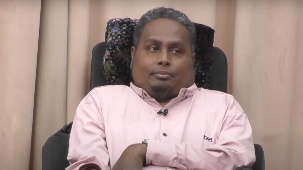 الراحل بانعمة.. قصة الداعية السعودي الذي دعا عليه والده فأصيب بالشلل (فيديو)