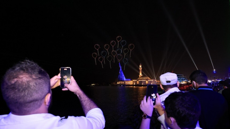 شرطة جدّة تضبط 6 رجال وسيدة ظهروا في فيديو أثار ضجة واسعة في السعودية