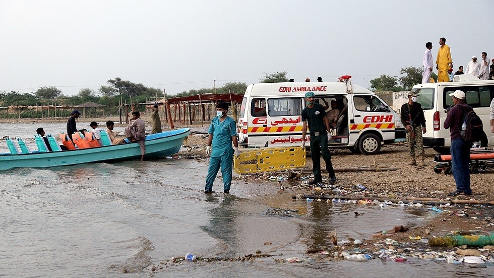 مصرع 10 أطفال بغرق قارب في باكستان