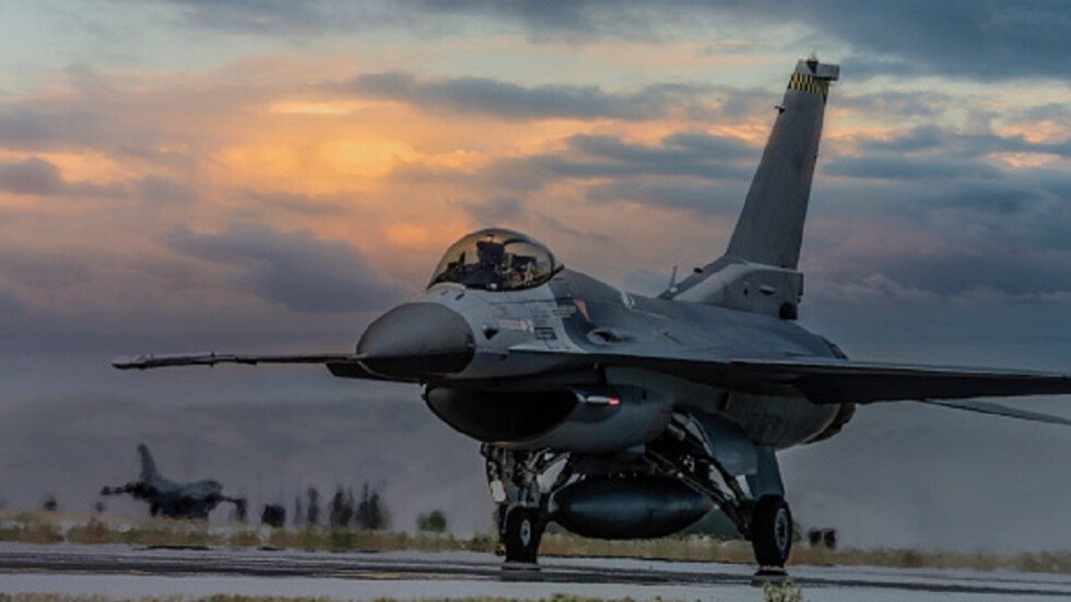 رئيس "مؤتمر ميونيخ للأمن": إرسال طائرات مقاتلة إلى أوكرانيا أمر قانوني