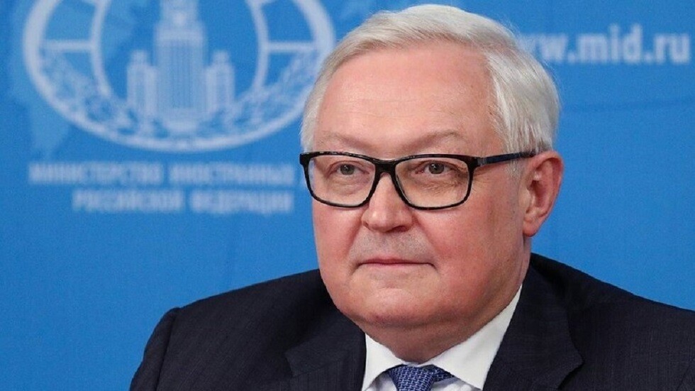 ريابكوف: التحدث مع زيلينسكي ومن يحركونه غير مجد حاليا