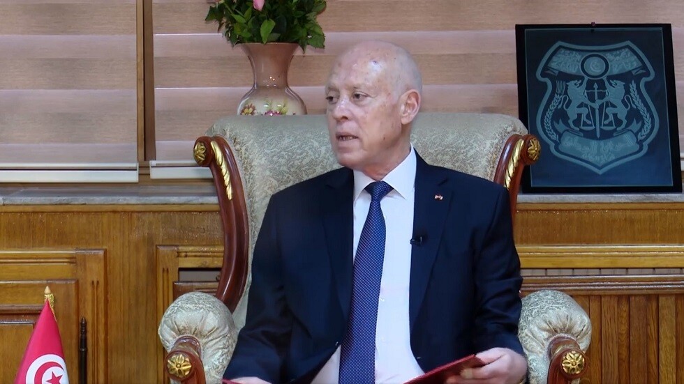 قيس سعيد: تونس تخوض معركة تحرير وطني للحفاظ على الدولة ومؤسساتها (فيديو)