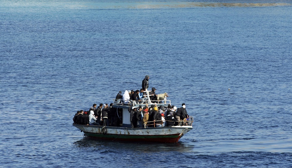 السلطات التونسية تنقذ 108 مهاجرين من 