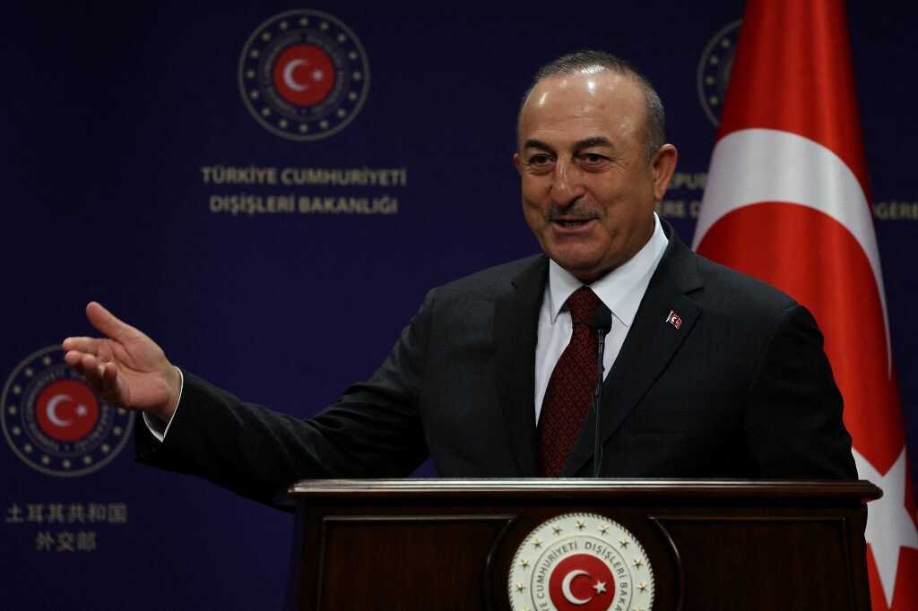تشاووش أوغلو حول إمكانية لقاء أردوغان والأسد: لنلتق نحن الوزراء ونقيّم الوضع