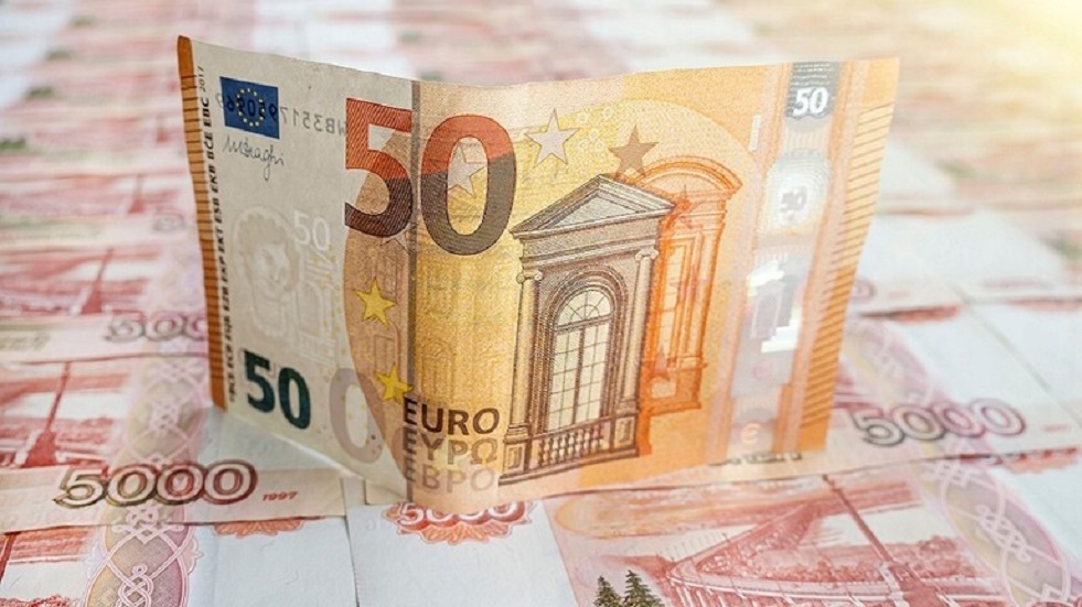 سعر صرف اليورو يرتفع لأول مرة في عام 2023 إلى 76 روبلا