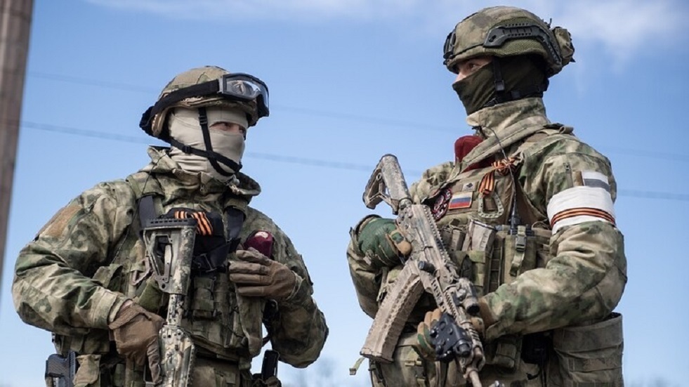 قائد متطوعين روسي: الجيش سيرد إذا انتهكت أوكرانيا وقف النار