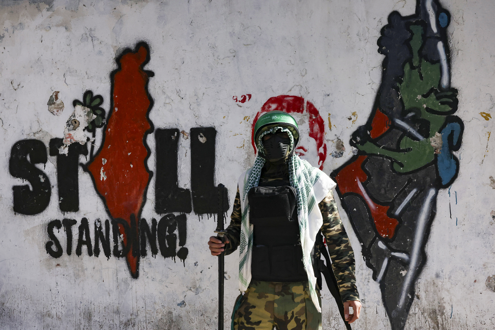حماس تدعو السلطة الفلسطينية للصمود في وجه التهديدات والابتزازات والإجراءات العقابية الإسرائيلية