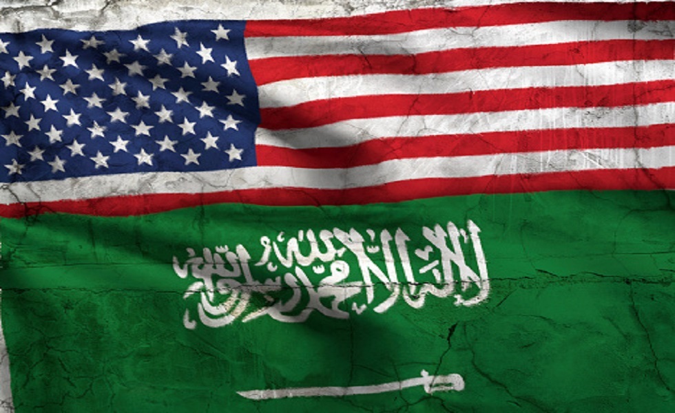 الأعلام الأمريكية والسعودية