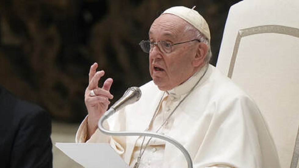 بابا الفاتيكان يعرب عن  قلقه من مخاطر نشوب حرب نووية