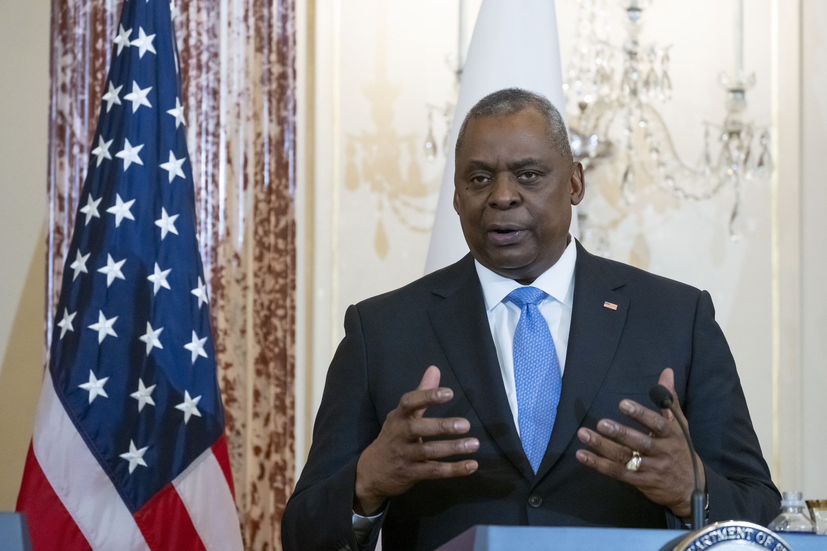 أوستين: نؤيد قرار اليابان تعزيز القدرات للضربة المضادة