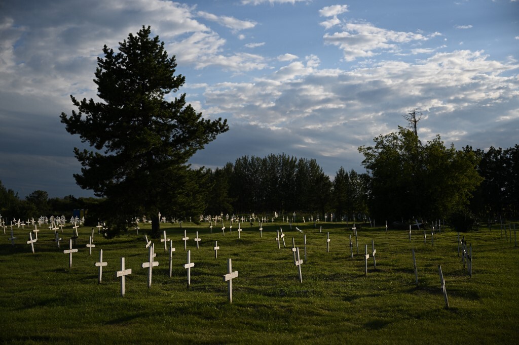 كندا.. العثور على مقابر محتملة جديدة قرب مدرسة داخلية