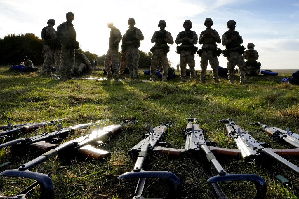 رئيس أركان القوات الأمريكية يحضر تدريب دفعة من العسكريين الأوكرانيين في ألمانيا