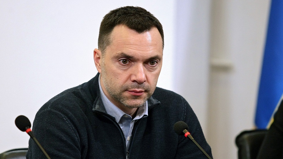 دعوات في برلمان أوكرانيا لإقالة مستشار بمكتب زيلينسكي بعد تصريحه حول حادث دنيبربيتروفسك