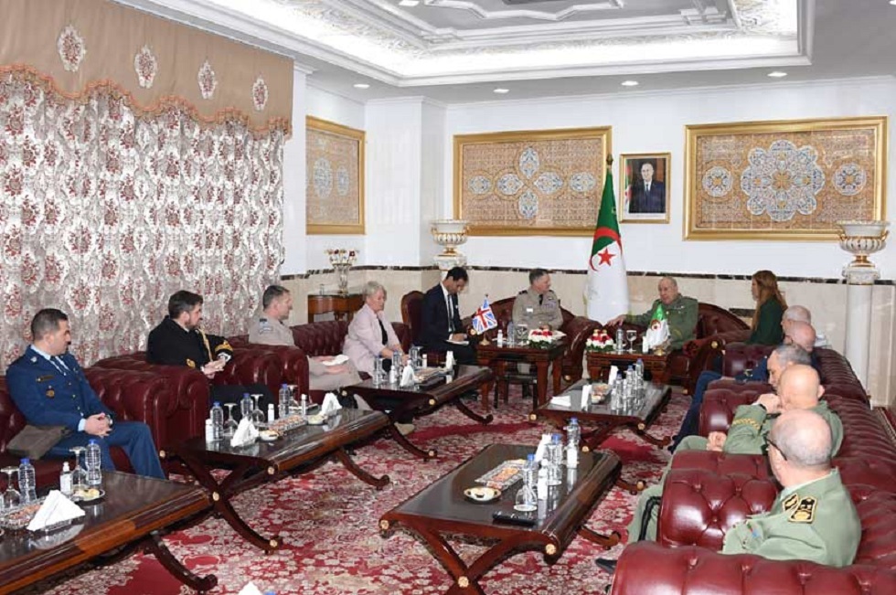 الجزائر.. رئيس أركان الجيش يستقبل مسؤول عسكري بريطاني