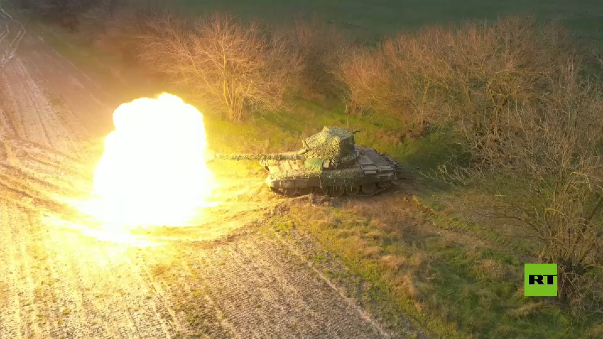 الدبابات الروسية تنفذ ضربات على المنشآت العسكرية الأوكرانية