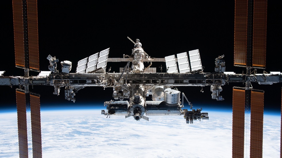 رواد المحطة الفضائية يجرون تدريبات للتحكم بانفصال المركبات عن المحطة