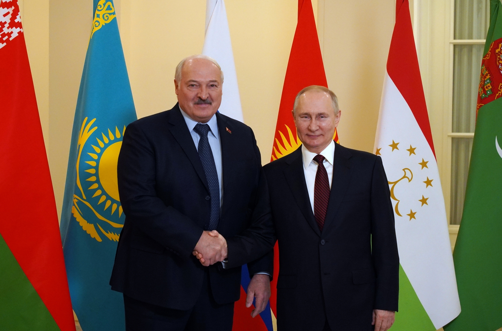 صورة من الأرشيف - الرئيسان الروسي والبيلاروسي