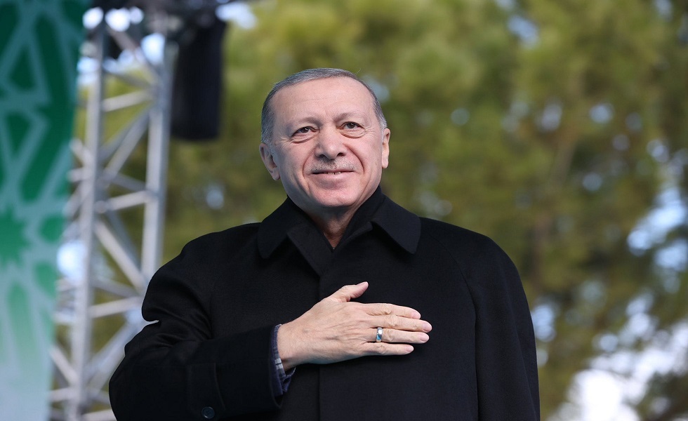 أردوغان يهاتف زيلينسكي: مستعدون لتقديم 