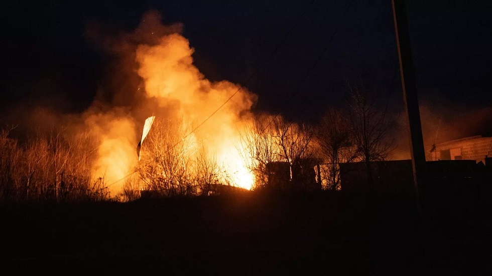 تضرر خط أنابيب الغاز بعد قصف أوكراني لمدينة غورلوفكا في دونيتسك