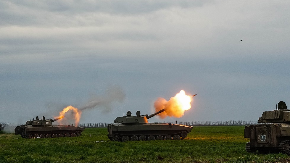 المدفعية الروسية تدمر مخبأ للمسلحين الأوكرانيين في دونيتسك