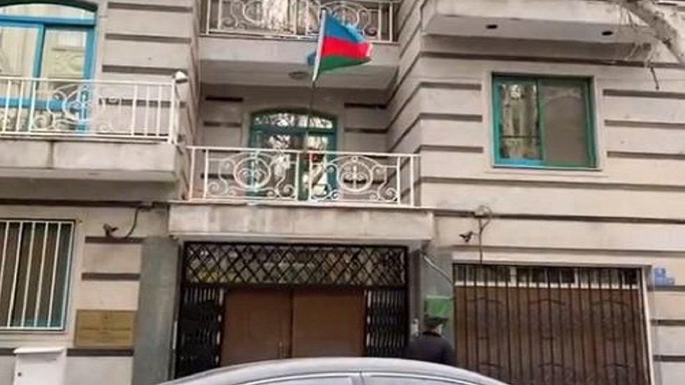 أولى اللقطات من داخل سفارة أذربيجان في طهران بعد تعرضها لهجوم مسلح