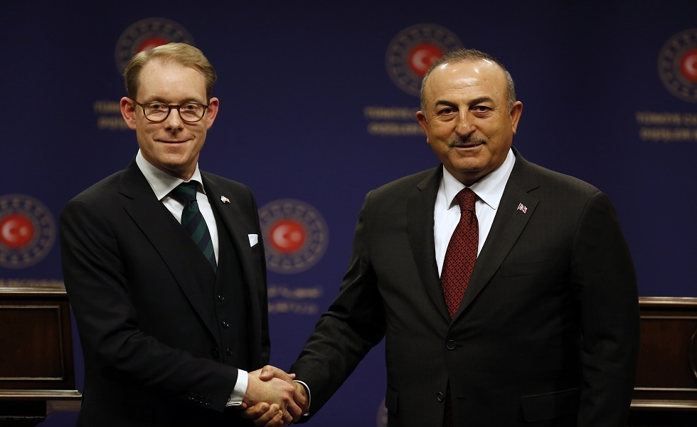 وزير خارجية تركيا مولود تشاويش أوغلو ونظيره السويدي توبياس بيلستروم في أنقرة - ديسمبر 2022.