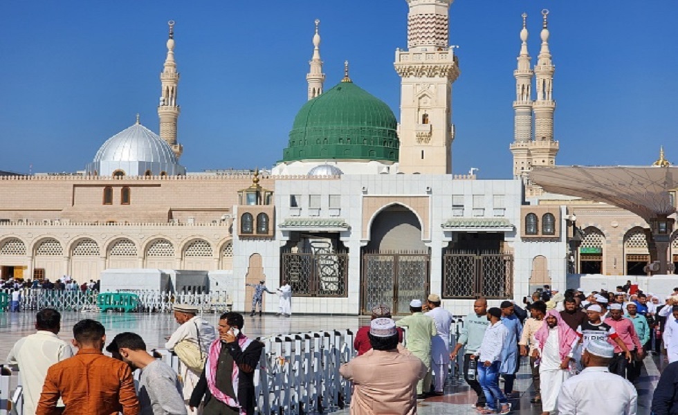 السعودية.. إنقاذ زائر للمسجد النبوي توقف قلبه عن النبض