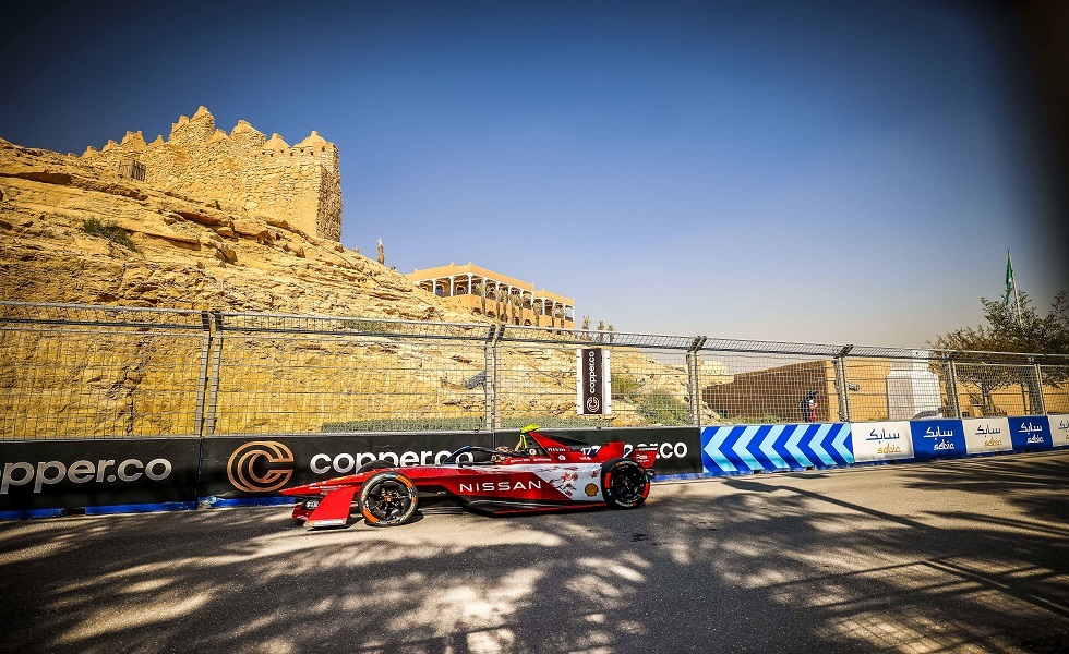 حضور لافت لولي العهد البحريني في سباق 