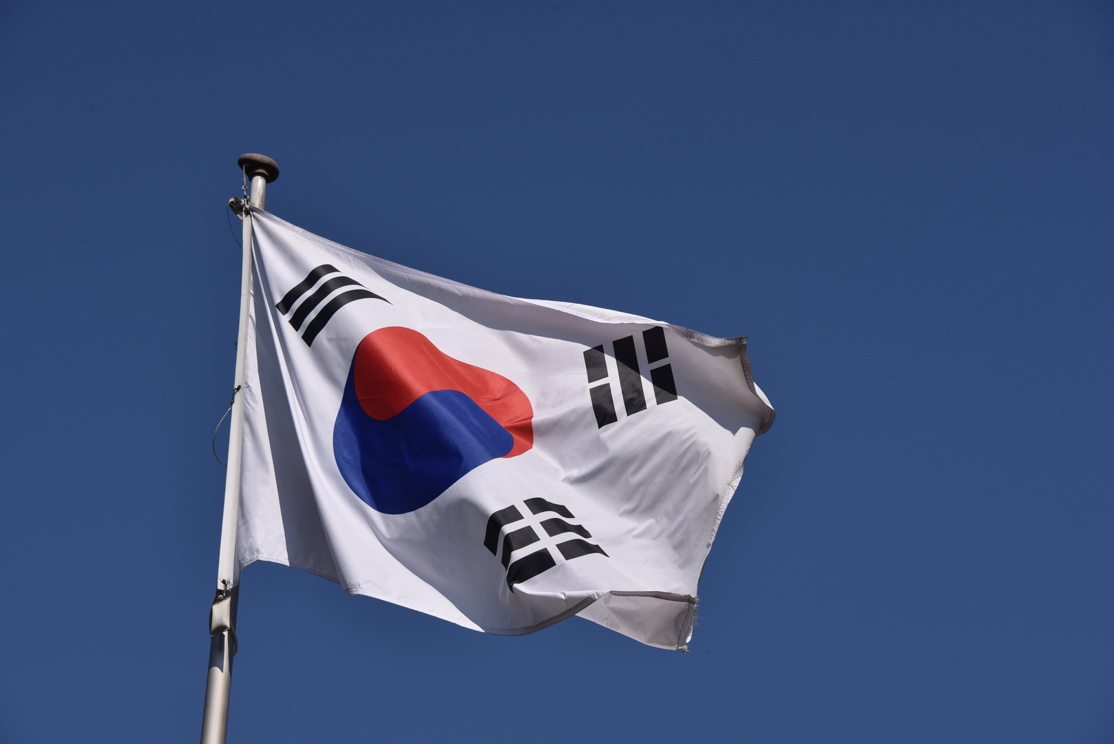 استطلاع: 7 من كل 10 كوريين جنوبيين يؤيدون التطوير المستقل للأسلحة النووية