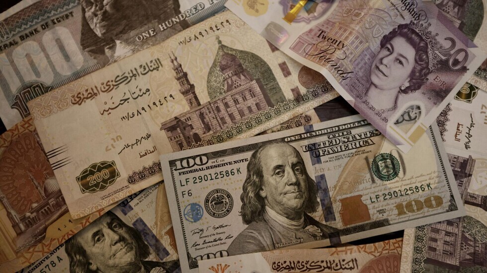 أ. ب: انخفاض تاريخي جديد للجنيه المصري أمام الدولار
