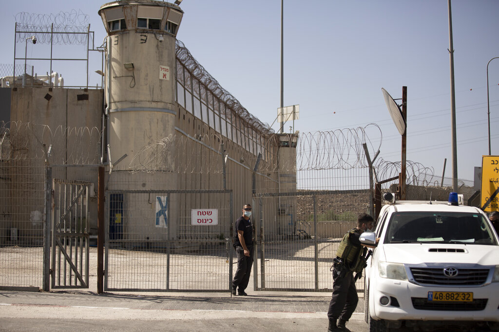نادي الأسير الفلسطيني: الأوضاع في السجون ذاهبة نحو ما هو أكثر خطورة