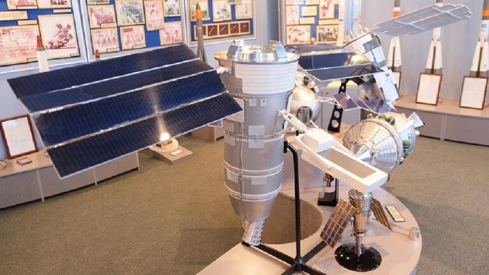نموذج لقمر صناعي روسي من نوع Resurs-P