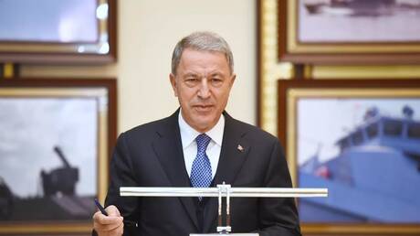 وزير الدفاع التركي يدعو لوقف إطلاق النار في أوكرانيا