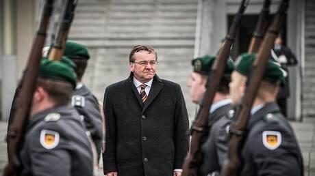 وزير الدفاع الألماني: إلغاء الخدمة العسكرية قرار خاطئ