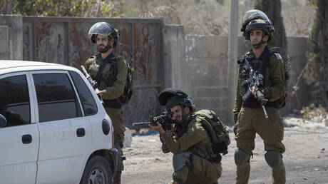 القوات الإسرائيلية تقتحم مخيم شعفاط (فيديو)