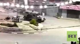 مراسلة RT: اندلاع اشتباكات مسلحة عقب اقتحام قوات إسرائيلية مدينة جنين لهدم منزلين في كفر دان (فيديو)