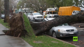 أوامر بإجلاء السكان في كاليفورنيا بعد إنقطاع الكهرباء جراء عاصفة