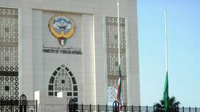 الكويت مستاءة من الاعتداء على طلبتها وتعلن عن إجراءات وتنسيق مع سفارتها