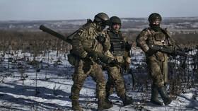 إسبانيا تستقبل 225 عسكريا أوكرانيا للتدريب