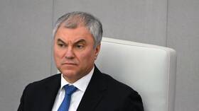 رئيس الدوما الروسي: يطالب إخضاع ميركل وهولاند لمحاكمة دولية
