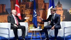 أردوغان: ماكرون شخص غير صادق