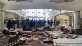 باكستان.. ارتفاع حصيلة ضحايا تفجير مسجد بيشاور الى 90 قتيلا