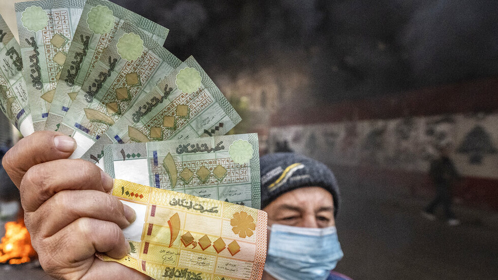 لبنان.. بدء تطبيق قرار تعديل سعر الصرف الرسمي